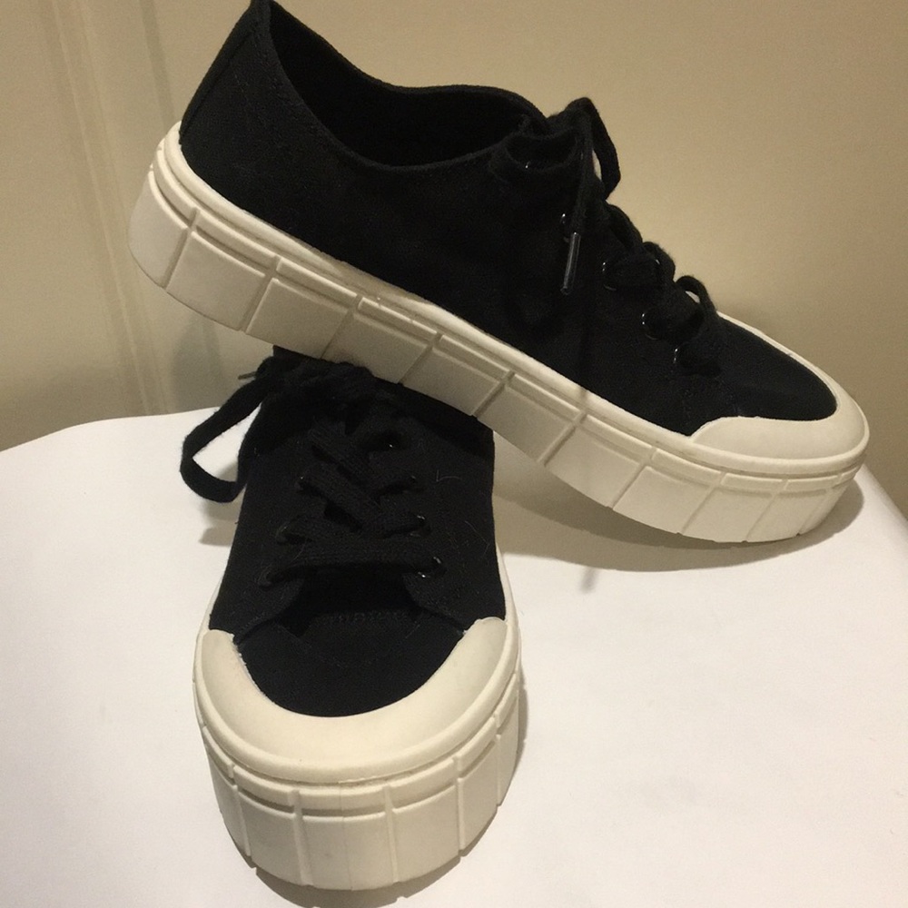 No Boundaries women detailed Platform canvas Lace up Sneakers Size 8 black white
